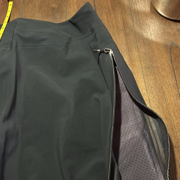 nau ‘Asylum’ Hardshell Performance Waterproof Snow Pants - Picture 10 of 16